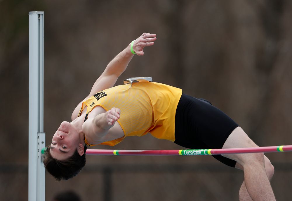 Iowa's Jay Hunt competes in the high jump during the 2018 MUSCO Twilight Invitational  Thursday, April 12, 2018 at the Cretzmeyer Track. (Brian Ray/hawkeyesports.com)
