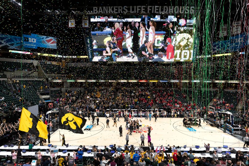 The Iowa Hawkeyes celebrate their victory overthe Maryland Terrapins in the Big Ten Championship Game Sunday, March 10, 2019 at Bankers Life Fieldhouse in Indianapolis, Ind. (Brian Ray/hawkeyesports.com)