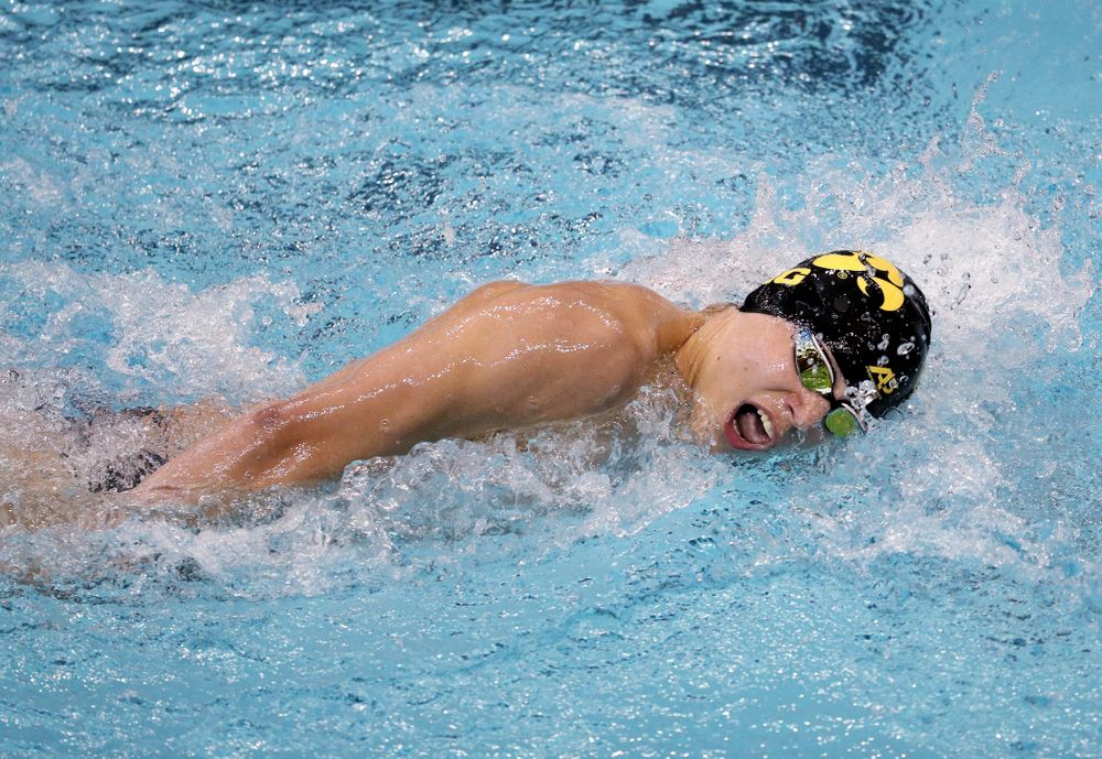 IowaÕs Andrew Fierke competes in the 1000-yard freestyle against Notre Dame and Illinois Saturday, January 11, 2020 at the Campus Recreation and Wellness Center.  (Brian Ray/hawkeyesports.com)
