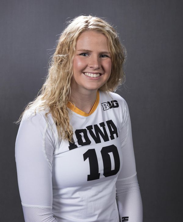 Claire Sheehan - Volleyball - University of Iowa Athletics