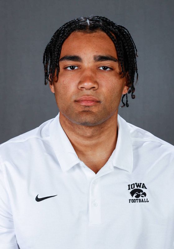 Josiah Miamen - Football - University of Iowa Athletics