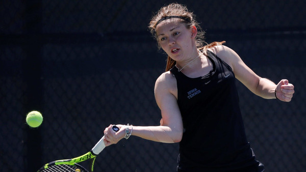 Douglas Advances to Quarterfinals at ITA Central Regionals