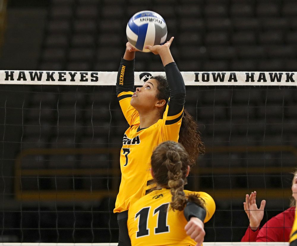 Iowa’s Brie Orr (7) sets the ball during their match at Carver-Hawkeye Arena in Iowa City on Sunday, Oct 20, 2019. (Stephen Mally/hawkeyesports.com)