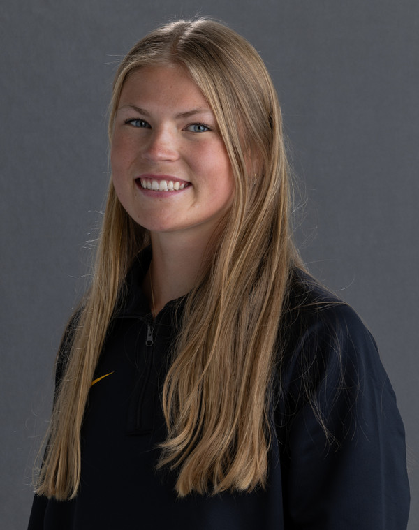 Elise  Gosset - Women's Rowing - University of Iowa Athletics