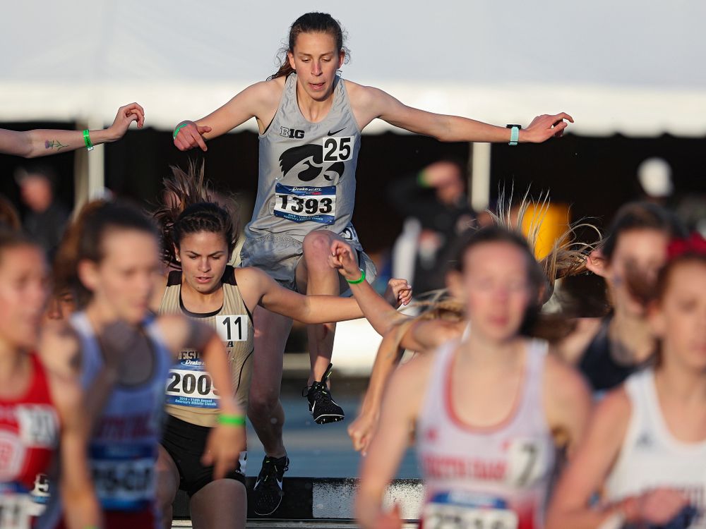 Iowa's Anna Hostetler runs the women's 3000 meter steeplechase event during the first day of the Drake Relays at Drake Stadium in Des Moines on Thursday, Apr. 25, 2019. (Stephen Mally/hawkeyesports.com)