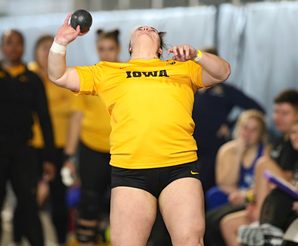 Iowa’s Jamie Kofron competes in the women’s shot put event at the Black and Gold Invite at the Recreation Building in Iowa City on Saturday, February 1, 2020. (Stephen Mally/hawkeyesports.com)