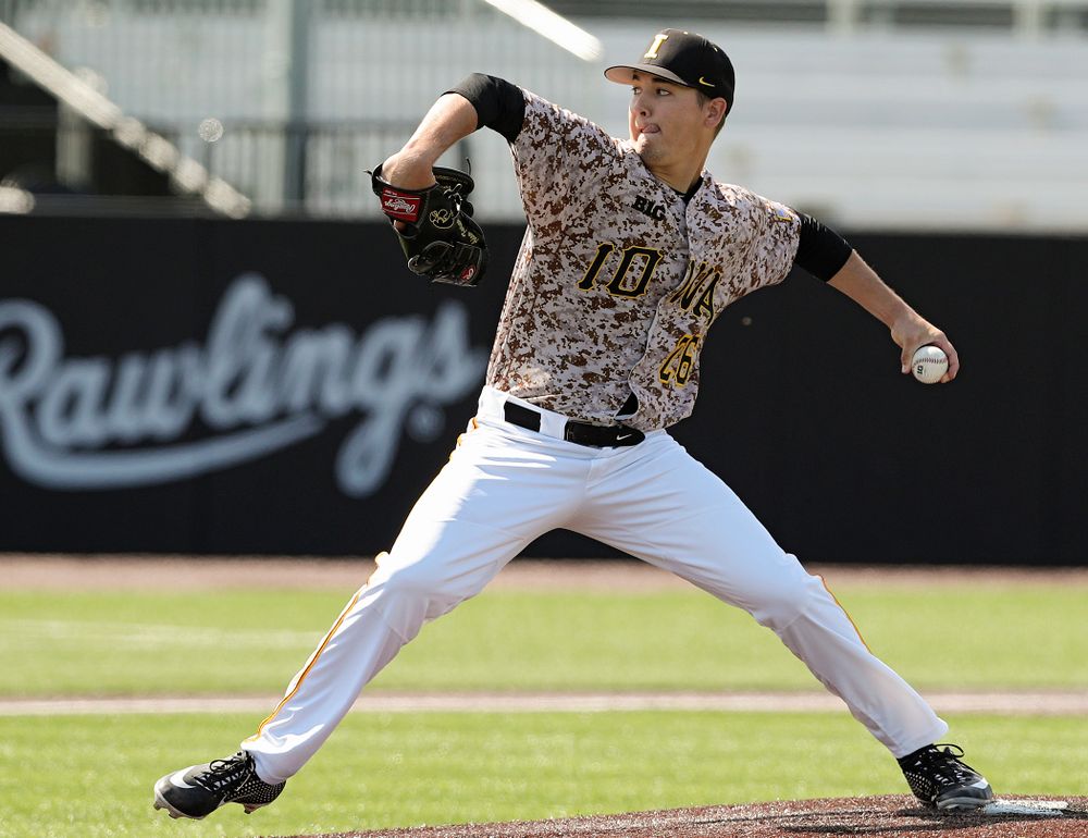 Iowa Hawkeyes pitcher Adam Ketelsen (26) delivers to the plate during the sixth inning of their game against UC Irvine at Duane Banks Field in Iowa City on Sunday, May. 5, 2019. (Stephen Mally/hawkeyesports.com)