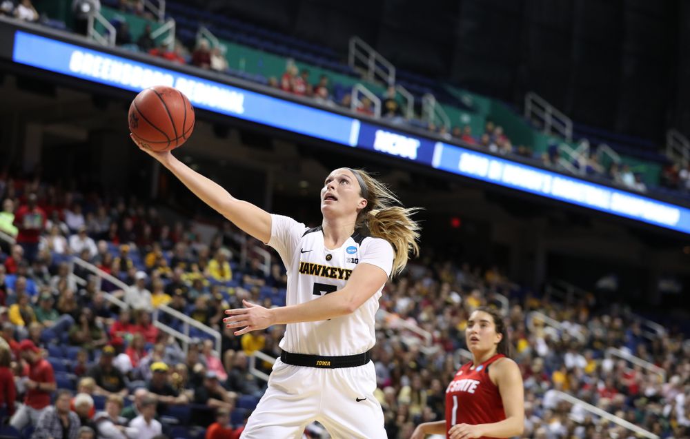 Iowa Hawkeyes guard Makenzie Meyer (3) against the NC State Wolfpack in the regional semi-final of the 2019 NCAA Women's College Basketball Tournament Saturday, March 30, 2019 at Greensboro Coliseum in Greensboro, NC.(Brian Ray/hawkeyesports.com)