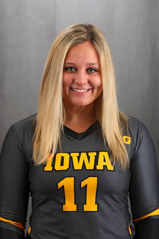 Amanda Darling - Volleyball - University of Iowa Athletics