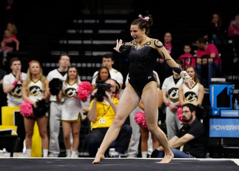Iowa's Lanie Snyder competes on the floor 