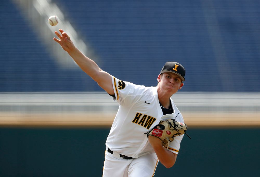 Iowa Hawkeyes pitcher Grant Judkins (7) against the Ohio State Buckeyes in the second round of the Big Ten Baseball Tournament  Thursday, May 24, 2018 at TD Ameritrade Park in Omaha, Neb. (Brian Ray/hawkeyesports.com) 
