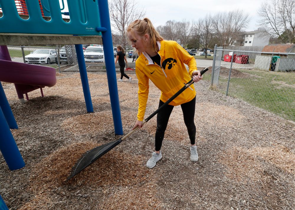 Members of the Iowa Women's Golf Team  volunteer during the Iowa Athletics Department's annual Day of Caring Sunday, April 22, 2018. (Brian Ray/hawkeyesports.com)