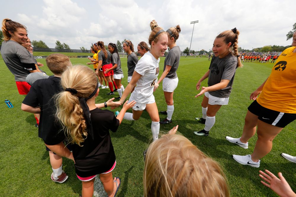 Iowa Hawkeyes Natalie Winters (10) against the Creighton Bluejays  Sunday, August 19, 2018 at the Iowa Soccer Complex. (Brian Ray/hawkeyesports.com)