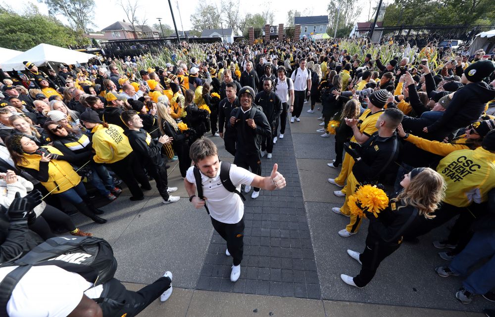 The Iowa Hawkeyes arrive for their game against the Penn State Nittany Lions Saturday, October 12, 2019 at Kinnick Stadium. (Brian Ray/hawkeyesports.com)