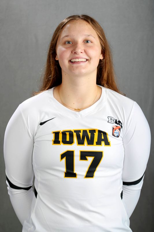 Leanne Lowry - Volleyball - University of Iowa Athletics
