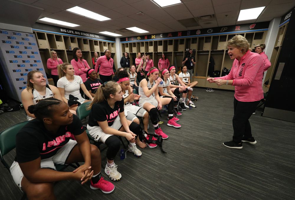Iowa Hawkeyes head coach Lisa Bluder against the Rutgers Scarlet Knights in the semi-finals of the Big Ten Tournament Saturday, March 9, 2019 at Bankers Life Fieldhouse in Indianapolis, Ind. (Brian Ray/hawkeyesports.com)