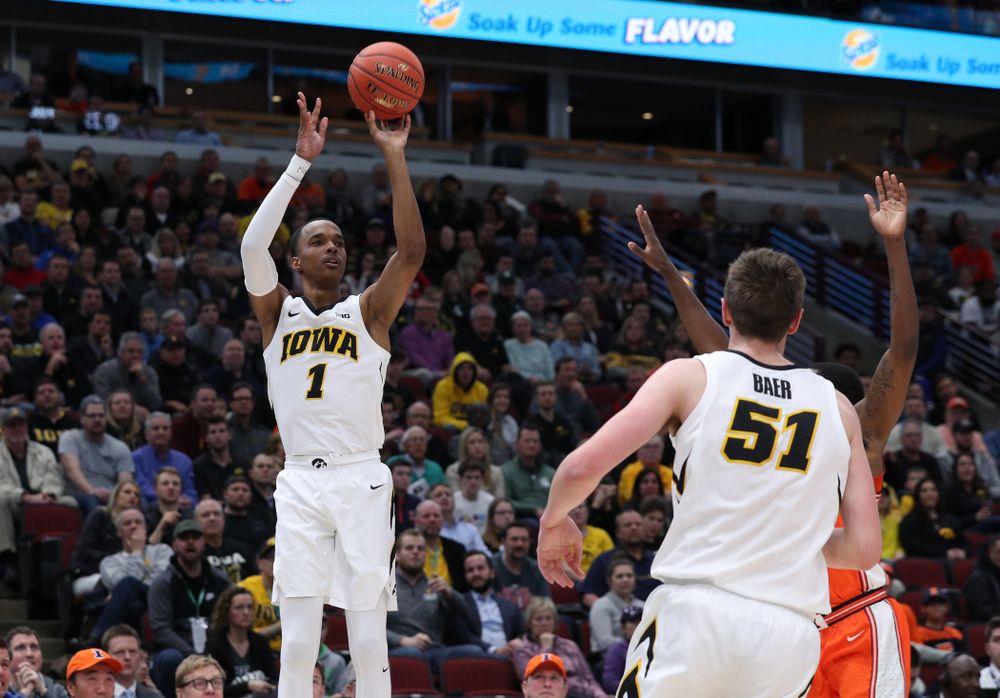 Iowa Hawkeyes guard Maishe Dailey (1) against the Illinois Fighting Illini in the 2019 Big Ten Men's Basketball Tournament Thursday, March 14, 2019 at the United Center in Chicago. (Brian Ray/hawkeyesports.com)