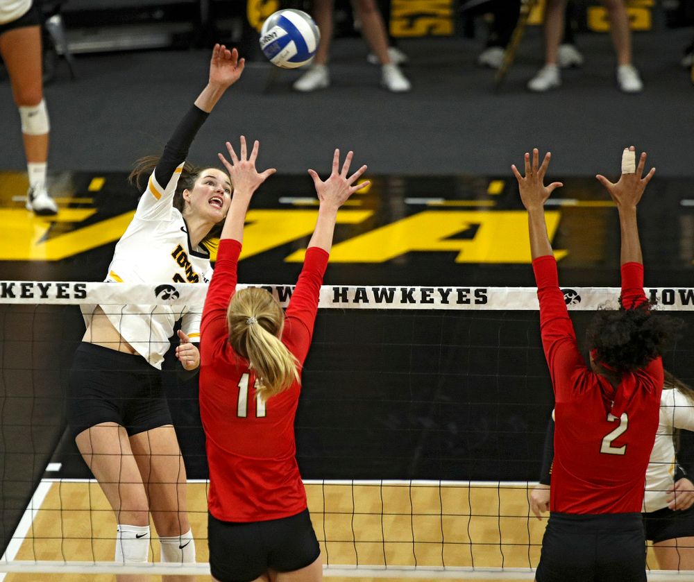 Iowa’s Courtney Buzzerio (2) lines up a shot during the first set of their match at Carver-Hawkeye Arena in Iowa City on Saturday, Nov 30, 2019. (Stephen Mally/hawkeyesports.com)