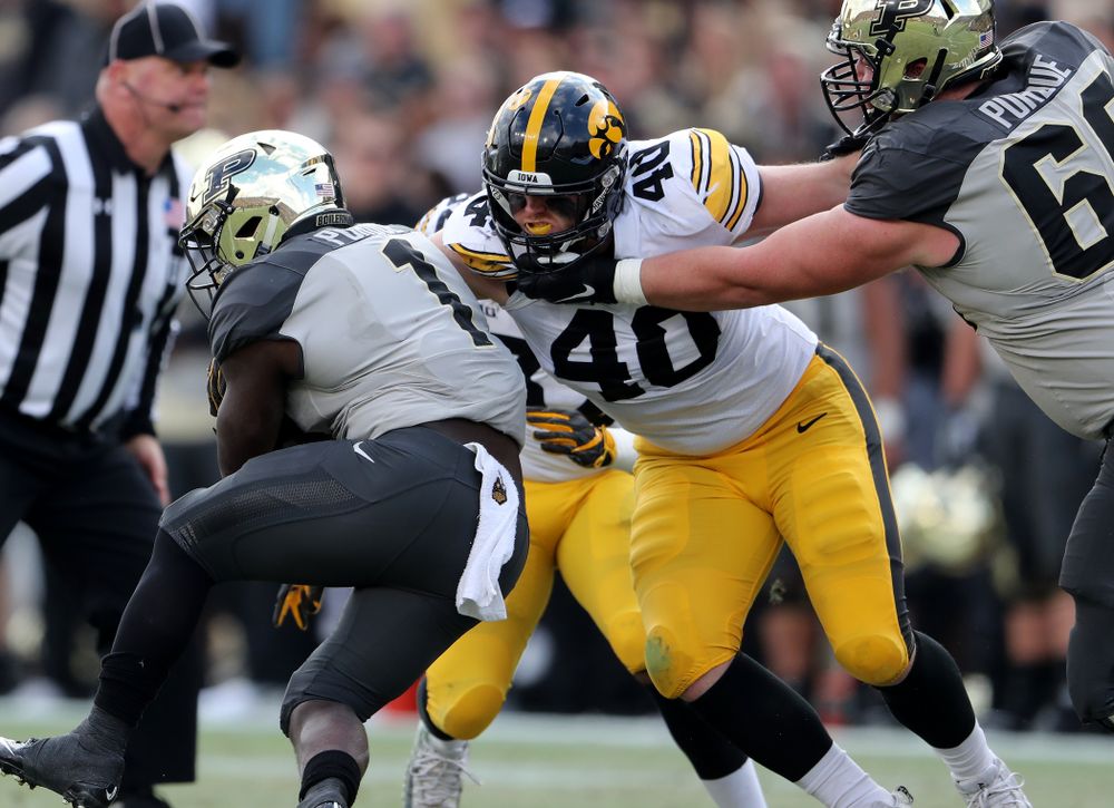 Iowa Hawkeyes defensive end Parker Hesse (40) against the Purdue Boilermakers Saturday, November 3, 2018 Ross Ade Stadium in West Lafayette, Ind. (Brian Ray/hawkeyesports.com)