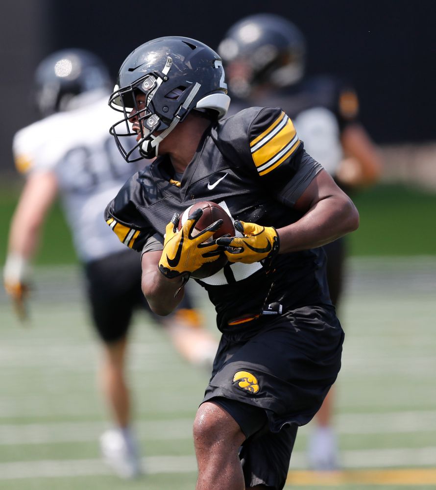 Iowa Hawkeyes running back Ivory Kelly-Martin (21) during fall camp practice No. 9 Friday, August 10, 2018 at the Kenyon Practice Facility. (Brian Ray/hawkeyesports.com)