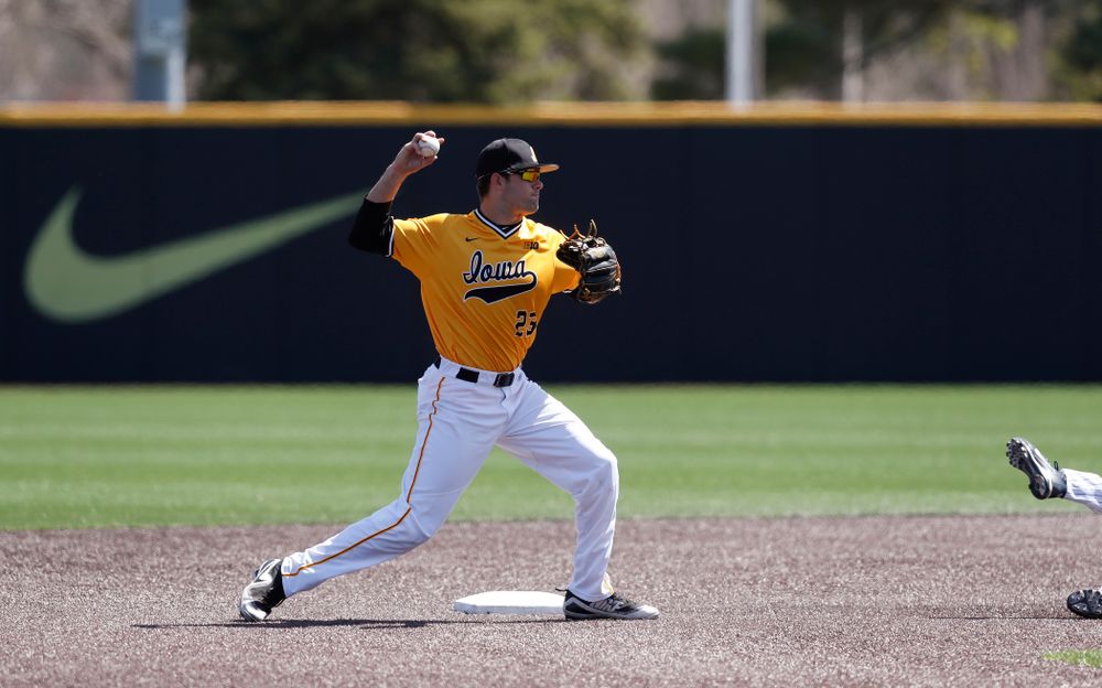 Iowa Hawkeyes infielder Kyle Crowl (23) against the Michigan Wolverines Sunday, April 29, 2018 at Duane Banks Field. (Brian Ray/hawkeyesports.com)