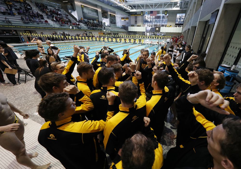 The Iowa Hawkeyes get pumped up before a double dual against Wisconsin and Northwestern Saturday, January 19, 2019 at the Campus Recreation and Wellness Center. (Brian Ray/hawkeyesports.com)