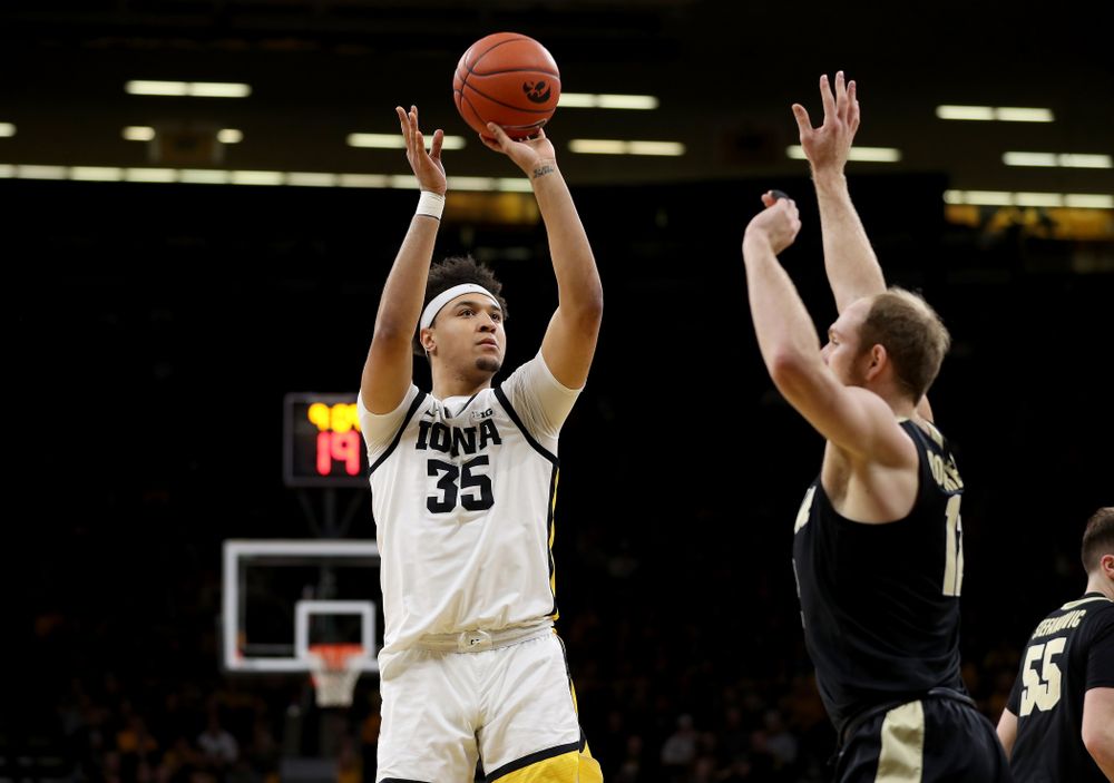 Iowa Hawkeyes forward Cordell Pemsl (35) against the Purdue Boilermakers Tuesday, March 3, 2020 at Carver-Hawkeye Arena. (Brian Ray/hawkeyesports.com)