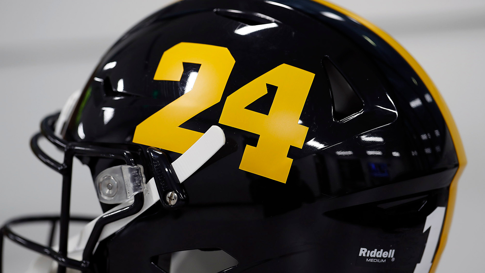 Iowa Football Salutes Kinnick, Veterans - Iowa Hawkeyes Athletics -  Official Athletics Website