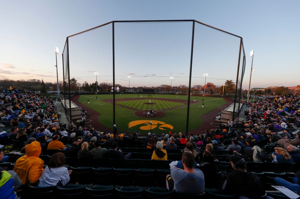 The Iowa Hawkeyes against the Michigan Wolverines Friday, April 27, 2018 at Duane Banks Field in Iowa City. (Brian Ray/hawkeyesports.com)