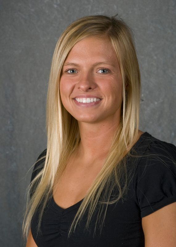 Karolina Wartalowicz - Women's Swim &amp; Dive - University of Iowa Athletics