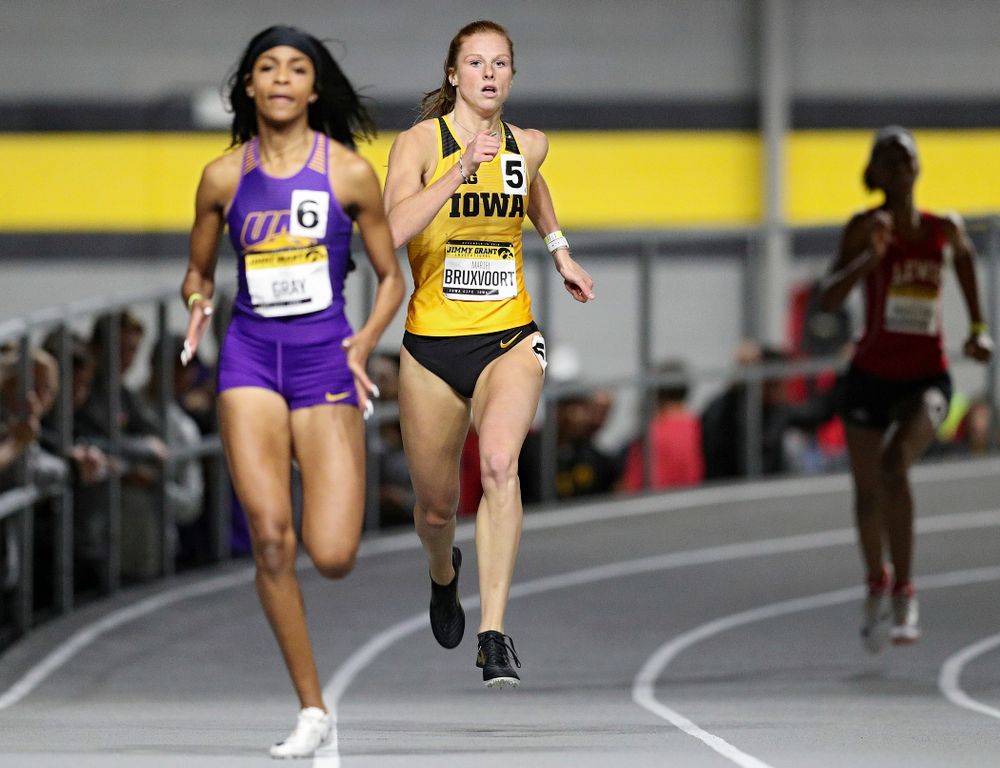 Iowa’s Mariel Bruxvoort runs the women’s 300 meter invitational event during the Jimmy Grant Invitational at the Recreation Building in Iowa City on Saturday, December 14, 2019. (Stephen Mally/hawkeyesports.com)